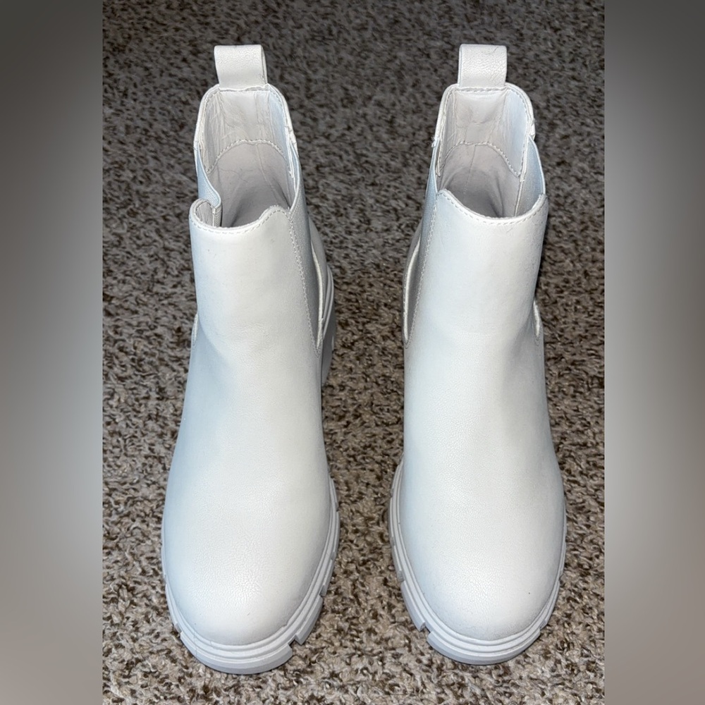 MIA Chelsea Boots